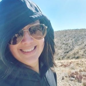 Meet your Posher, Carla